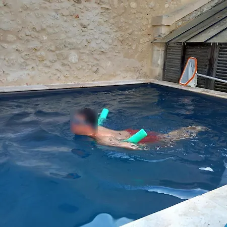 Avec Piscine Au Coeur De Bourdeilles
